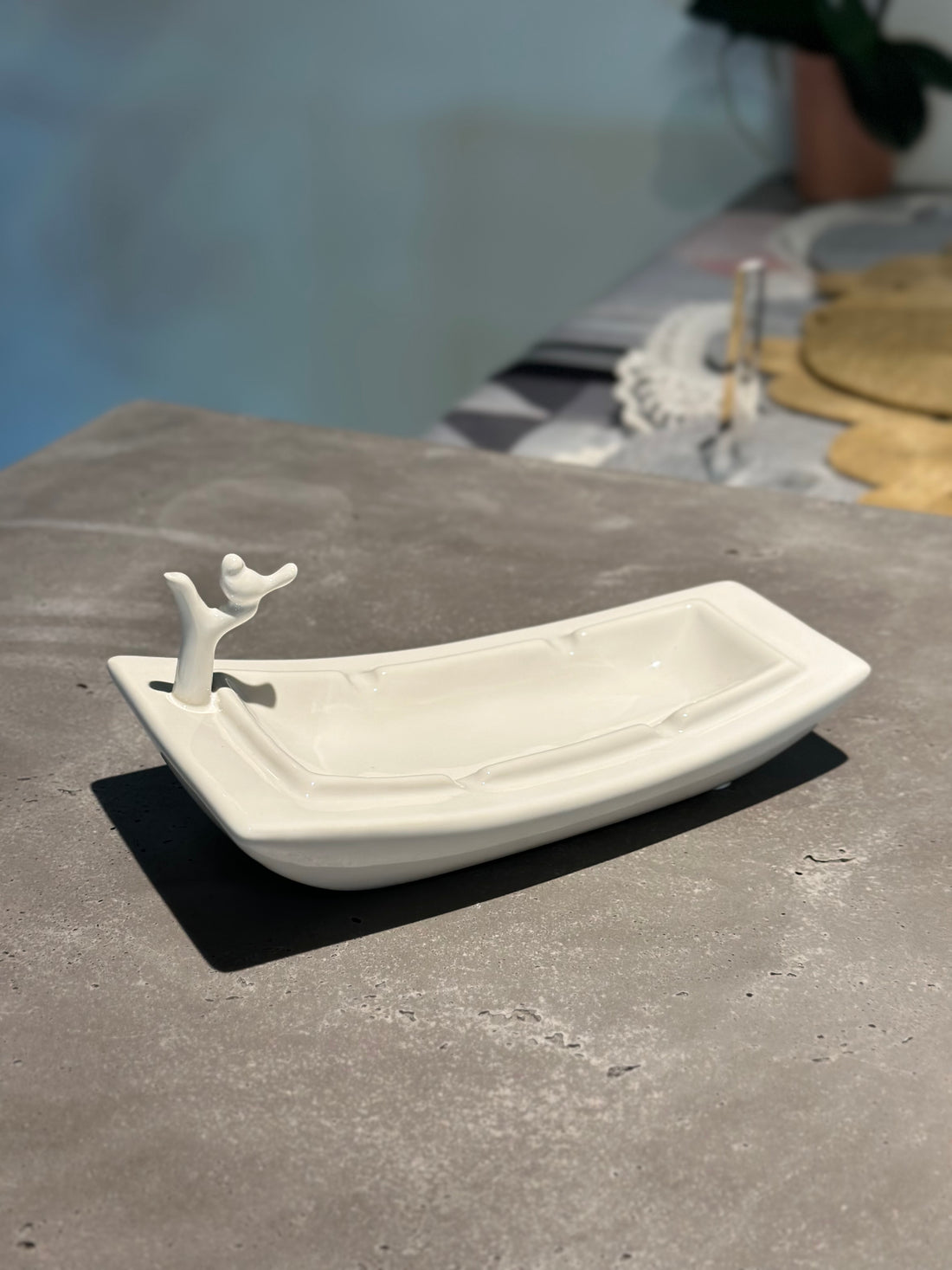 Elegant White Boat-Shaped Ashtray