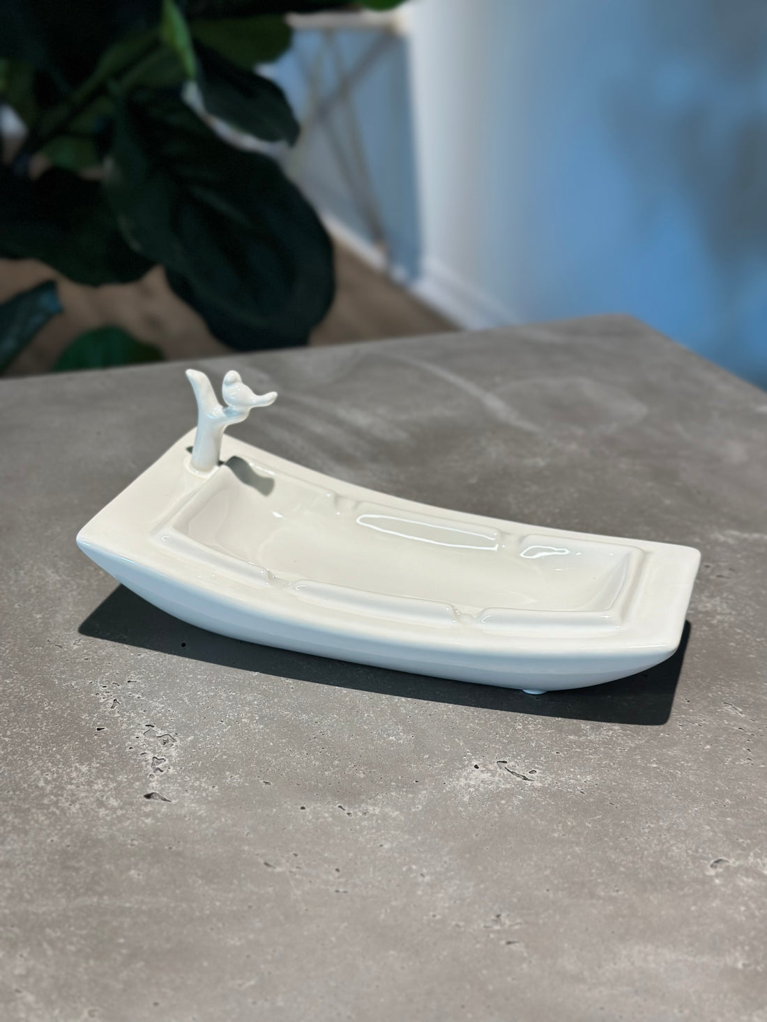 Elegant White Boat-Shaped Ashtray