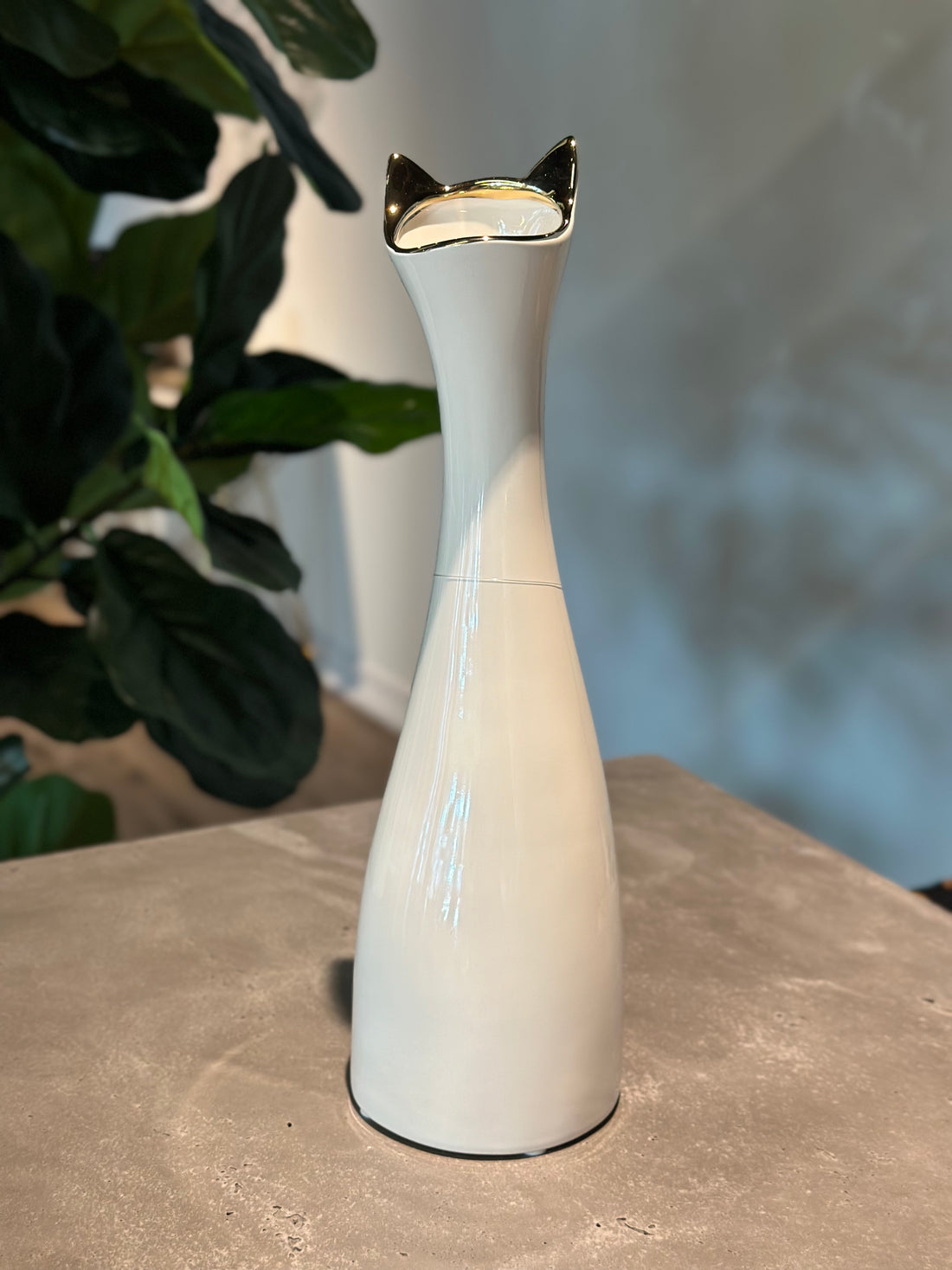 Elegant Cat-Inspired Vase