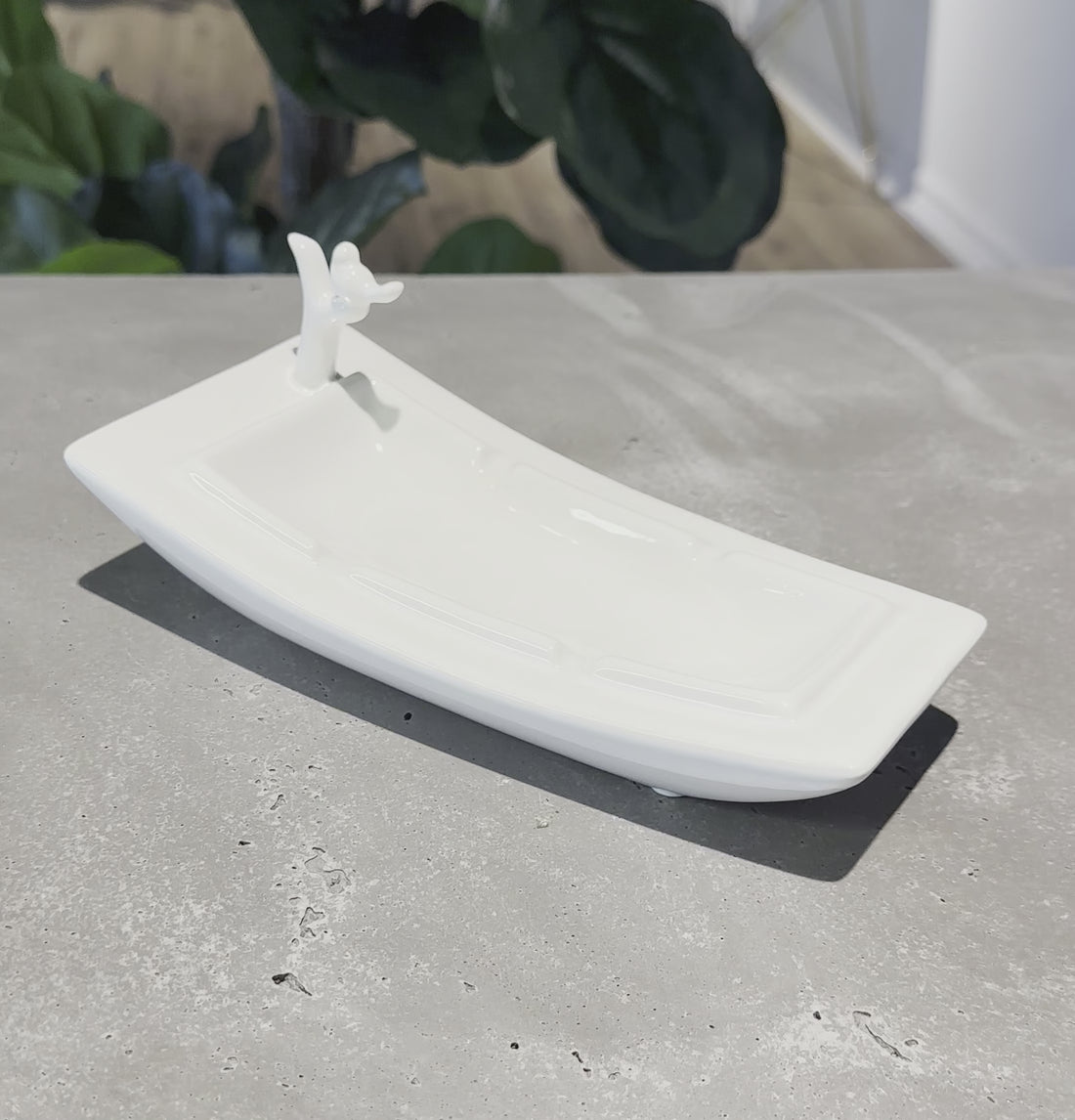 Elegant White Boat-Shaped Ashtray