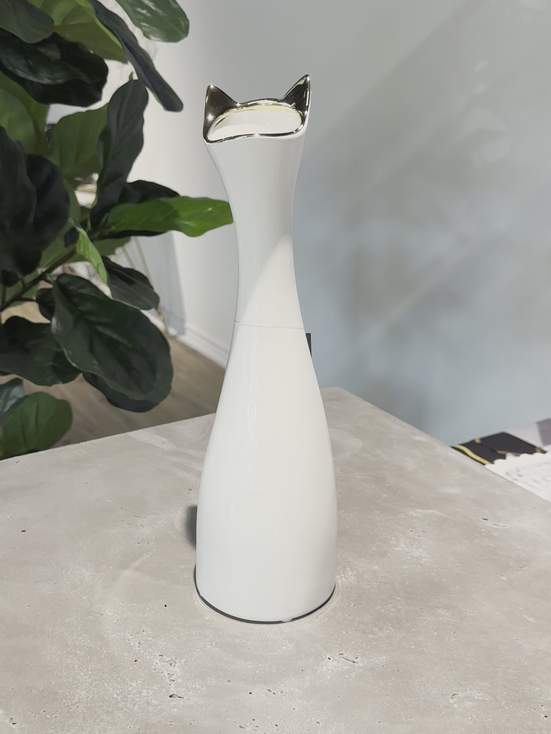 Elegant Cat-Inspired Vase